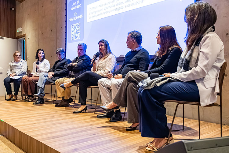 Seminário debate segurança e ética em estudos de biodisponibilidade e bioequivalência de medicamentos oncológicos